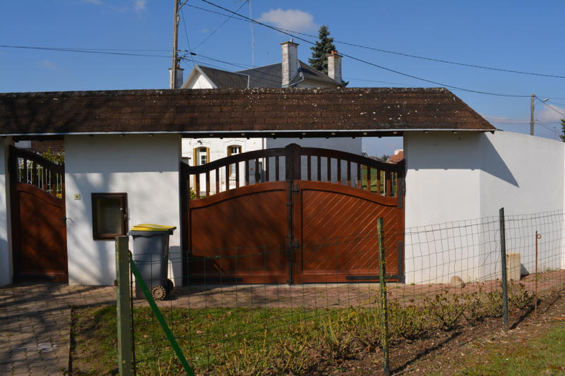 Maison - 202 m² - 10 pièces