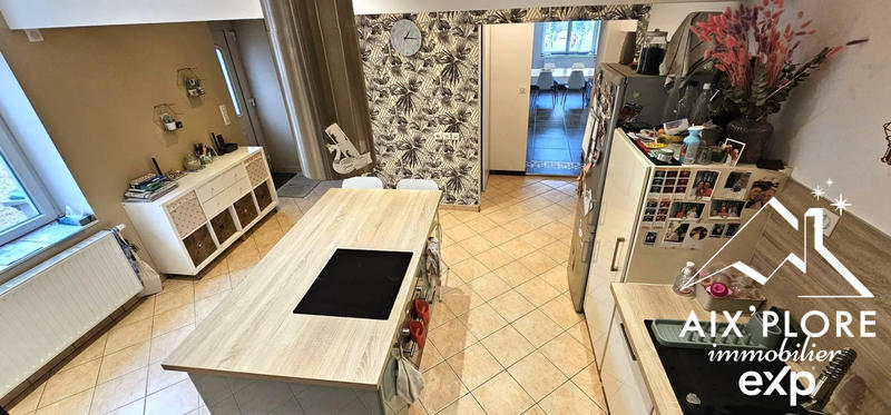 Maison - 210 m² - 7 pièces