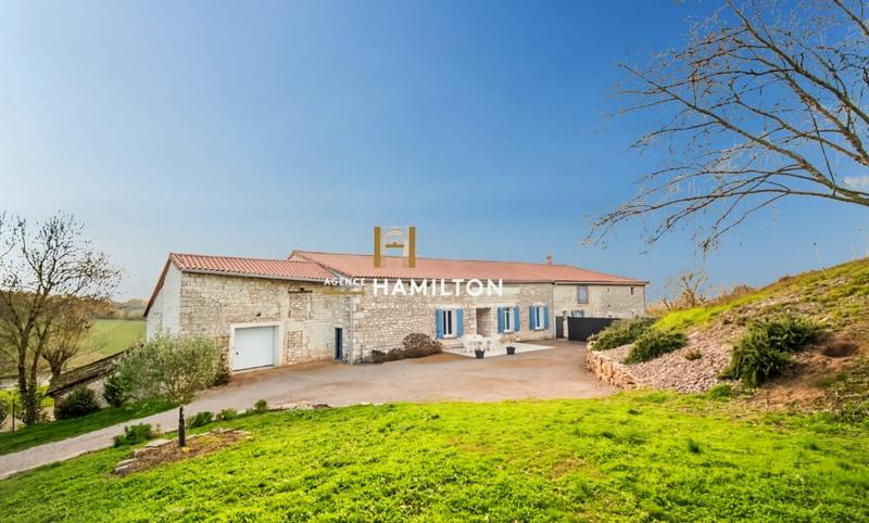 Longère - 269 m² - 9 pièces