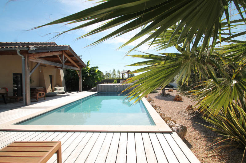 Maison - 280 m² - 9 pièces