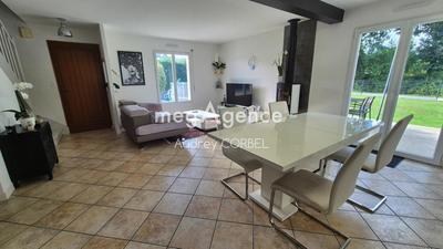 Maison - 97 m² - 5 pièces