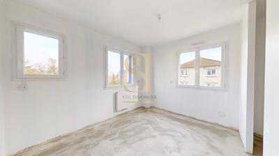 Maison - 97 m² - 6 pièces