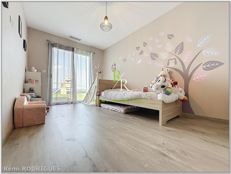 Maison - 196 m² - 7 pièces