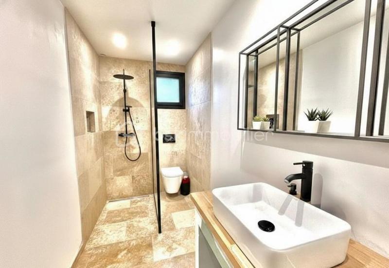 Appartement - 80 m² - 3 pièces