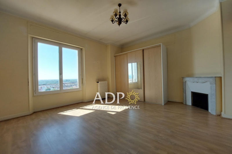 Appartement - 99 m² - 4 pièces