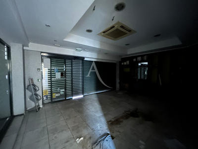 Local commercial - 200 m²