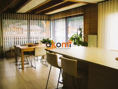 Châlet - 244 m² - 8 pièces