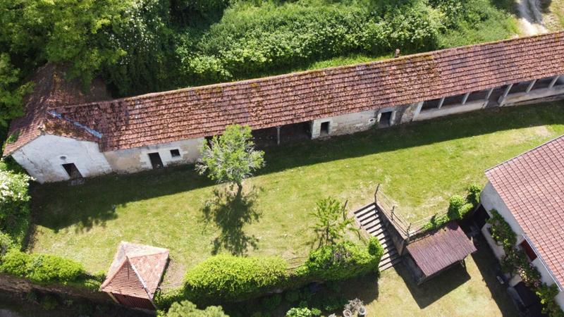 Maison - 660 m² - 25 pièces