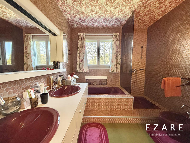 Maison - 314 m² - 7 pièces