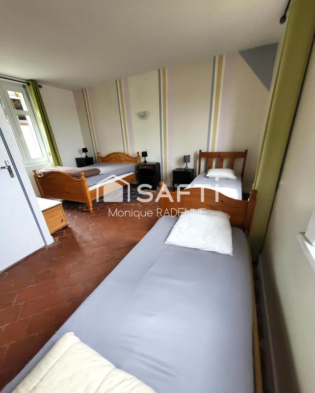 Maison - 280 m² - 9 pièces