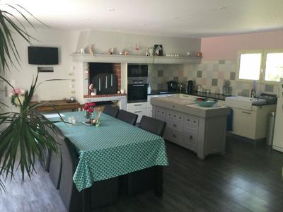 Propriété - 260 m² - 8 pièces