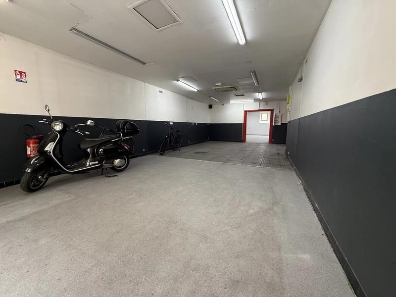 Local d'activités - 132 m² - 2 pièces