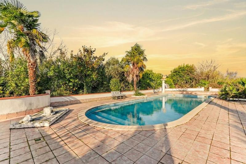 Maison - 235 m² - 7 pièces