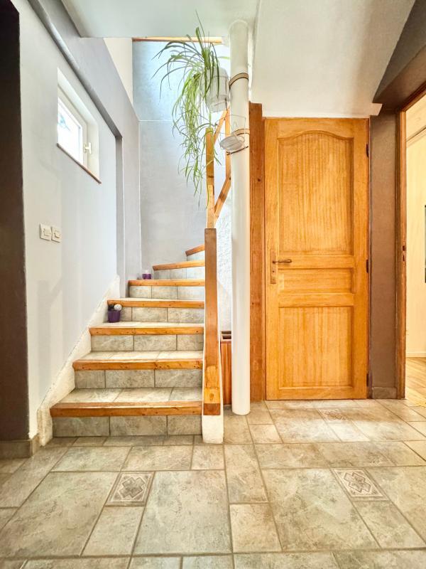 Maison - 240 m² - 5 pièces