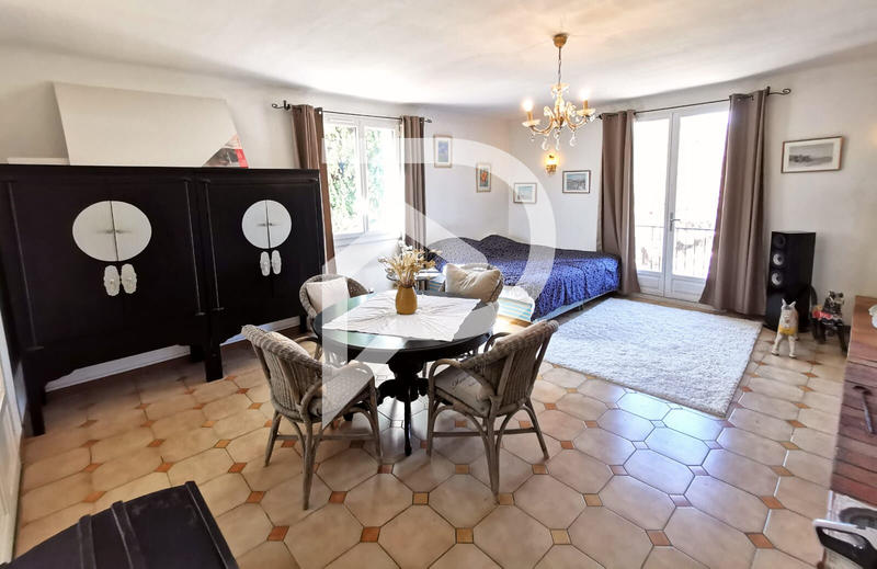 Maison - 231 m² - 11 pièces