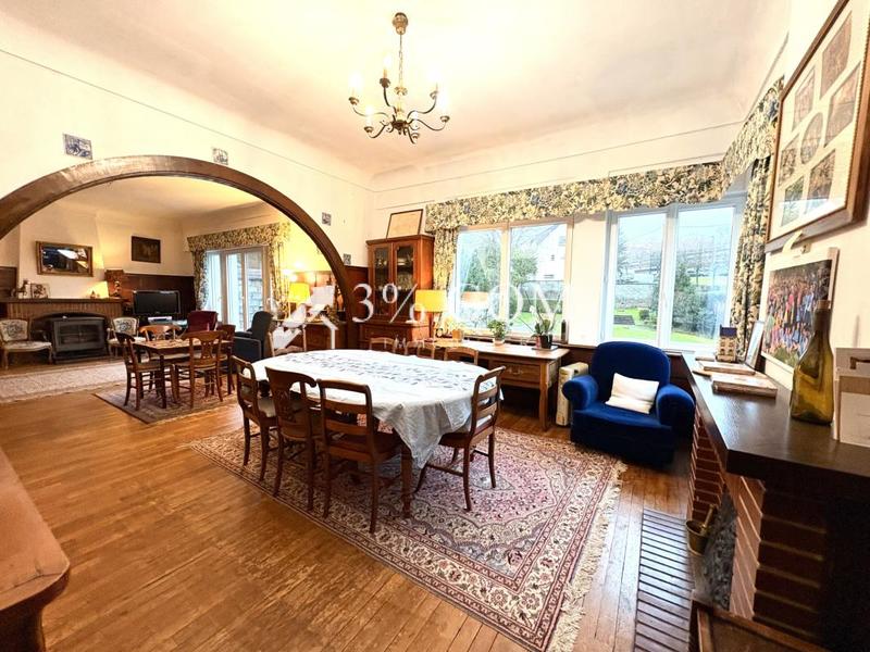 Maison - 192 m² - 10 pièces