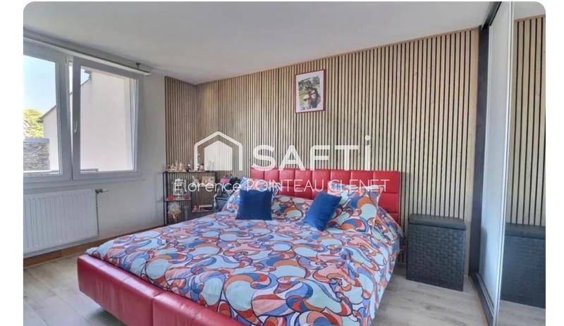 Maison - 203 m² - 10 pièces