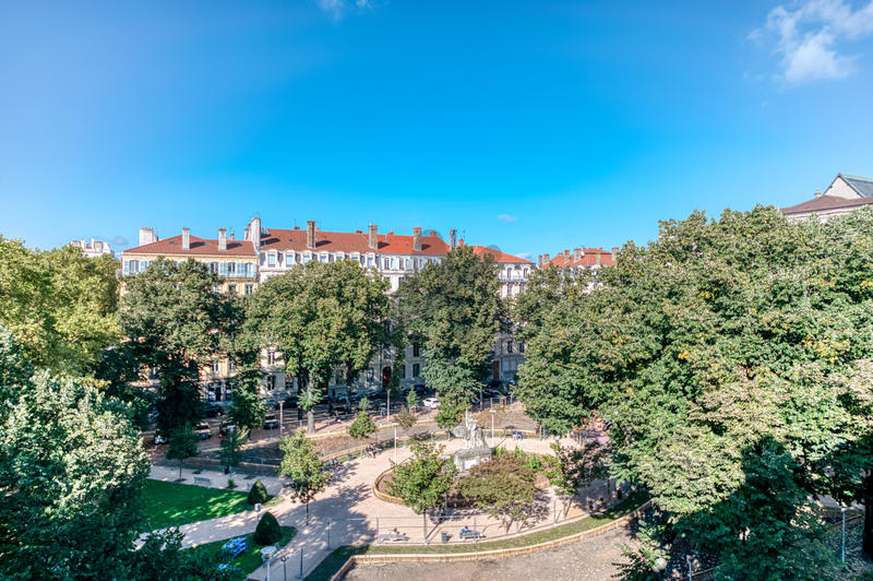 Appartement - 285 m² - 6 pièces