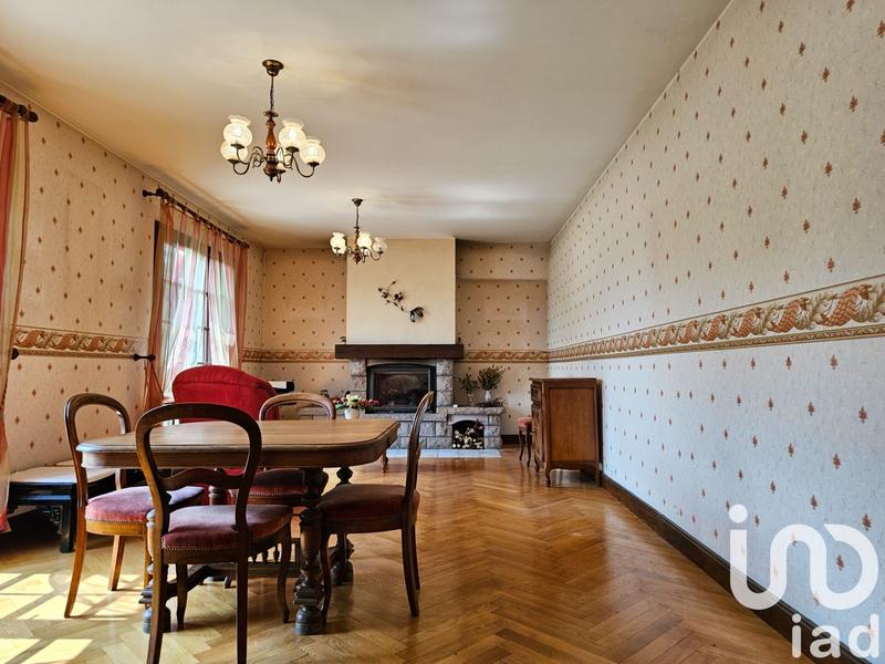 Maison - 214 m² - 6 pièces