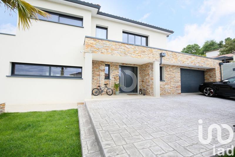 Maison de maîtres - 225 m² - 6 pièces