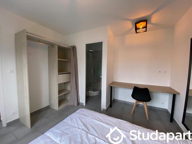 Chambre - 13 m² - 1 pièce