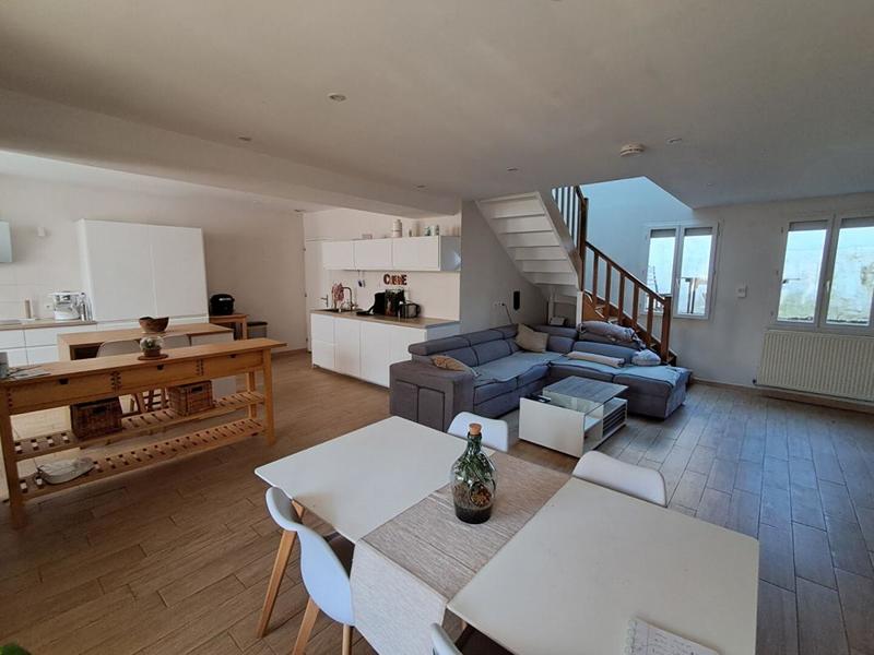 Maison - 144 m² - 8 pièces