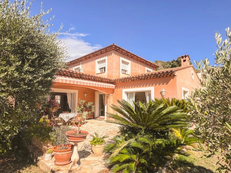 Villa - 174 m² - 6 pièces