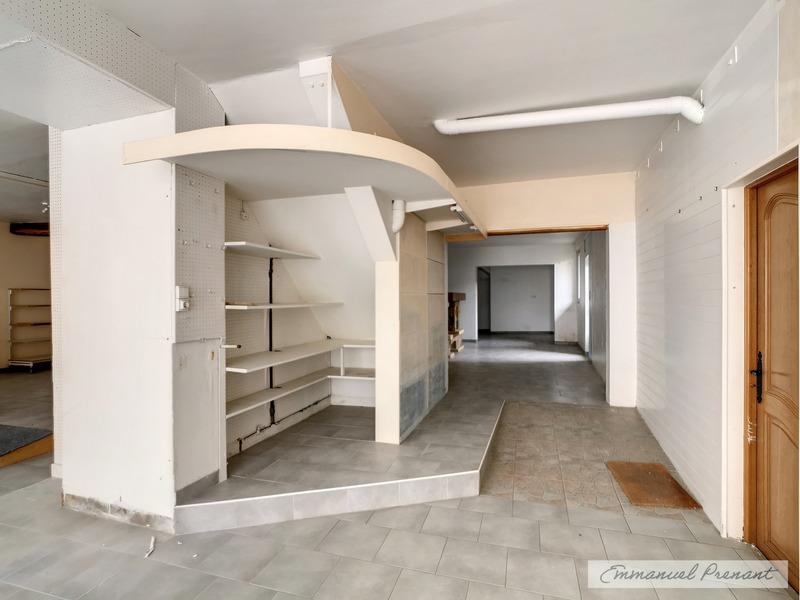 Local commercial - 242 m² - 7 pièces