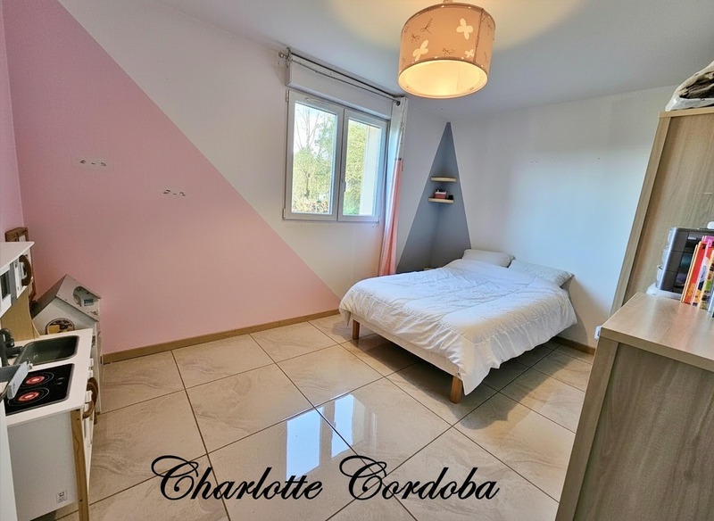 Maison - 253 m² - 9 pièces