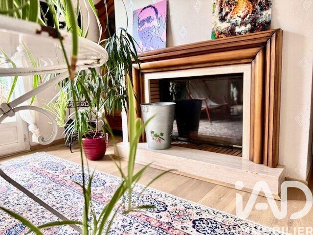 Maison - 233 m² - 11 pièces