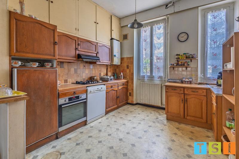 Maison bourgeoise - 250 m² - 8 pièces