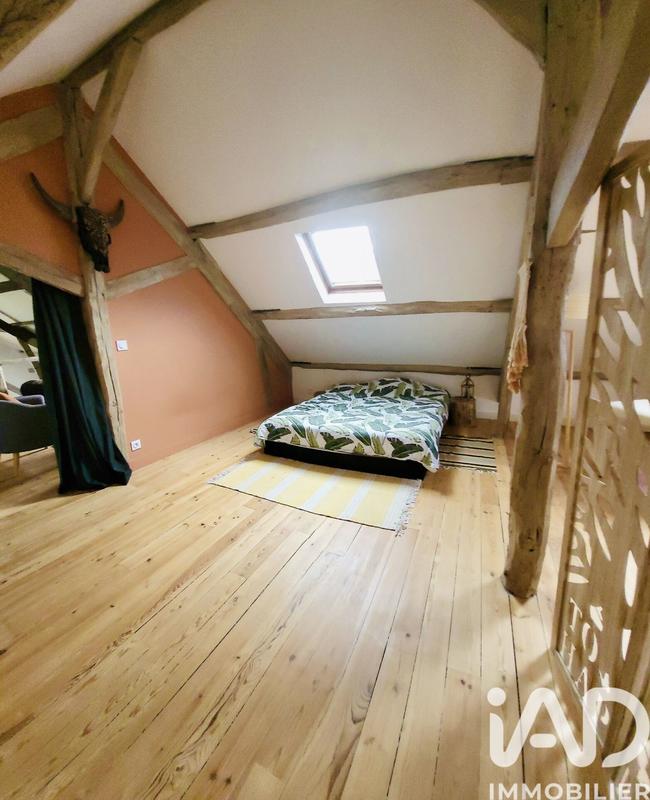 Maison - 210 m² - 6 pièces