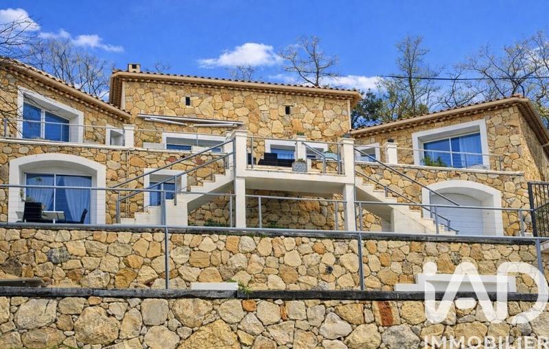 Maison - 190 m² - 5 pièces