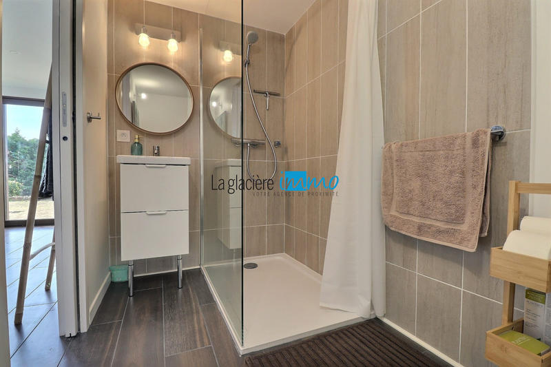 Maison traditionnelle - 240 m² - 7 pièces