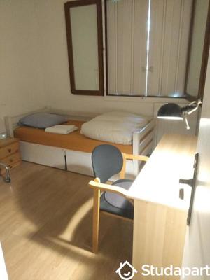 Chambre - 10 m² - 1 pièce