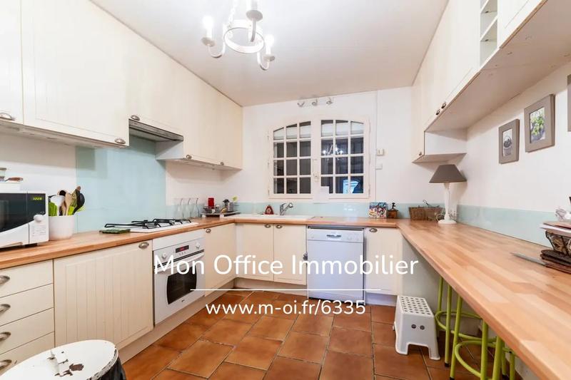 Maison - 180 m² - 7 pièces