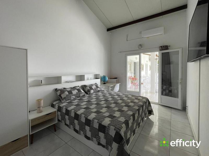 Maison - 250 m² - 5 pièces