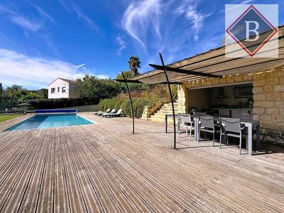 Maison - 181 m² - 7 pièces