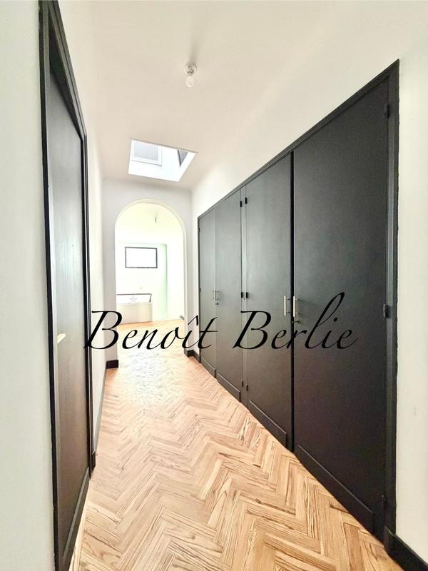 Maison - 217 m² - 7 pièces