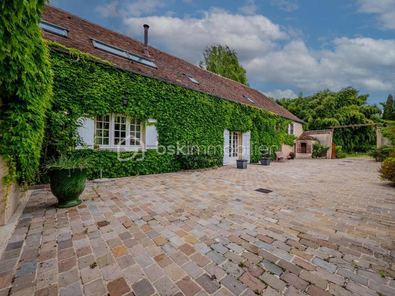 Demeure - 260 m² - 9 pièces