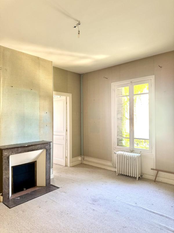 Maison traditionnelle - 182 m² - 6 pièces