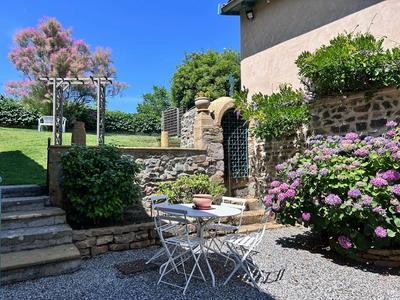 Maison - 167 m² - 6 pièces