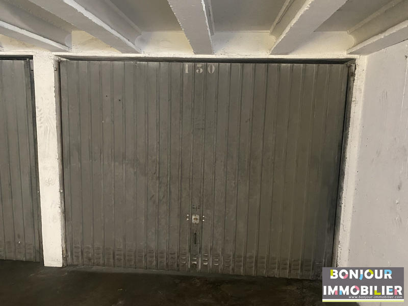 Parking / Garage - 12 m²