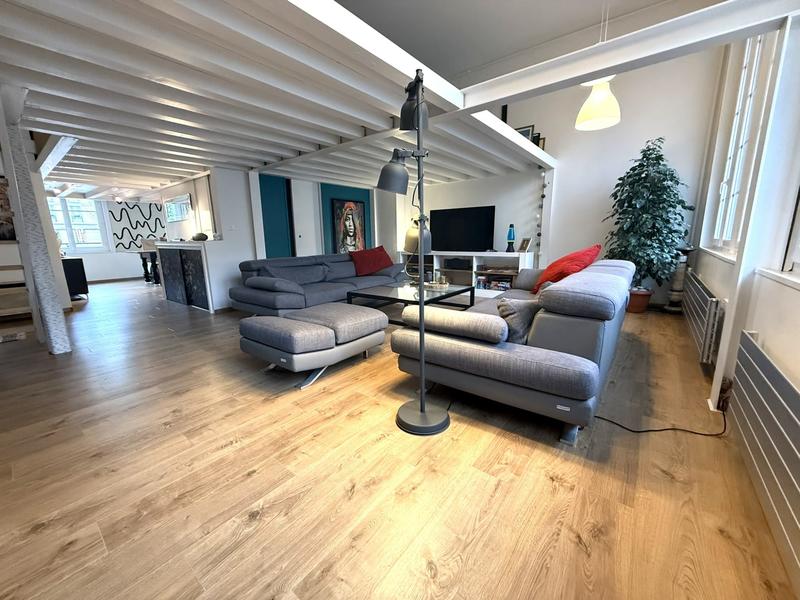 Loft - 80 m² - 3 pièces