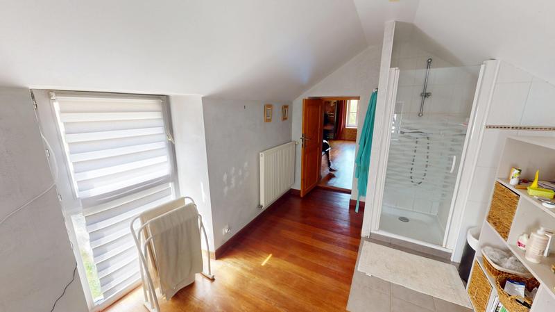 Maison - 231 m² - 7 pièces