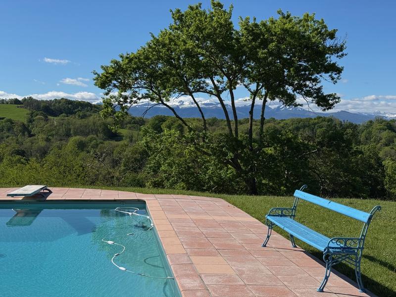 Maison - 230 m² - 10 pièces