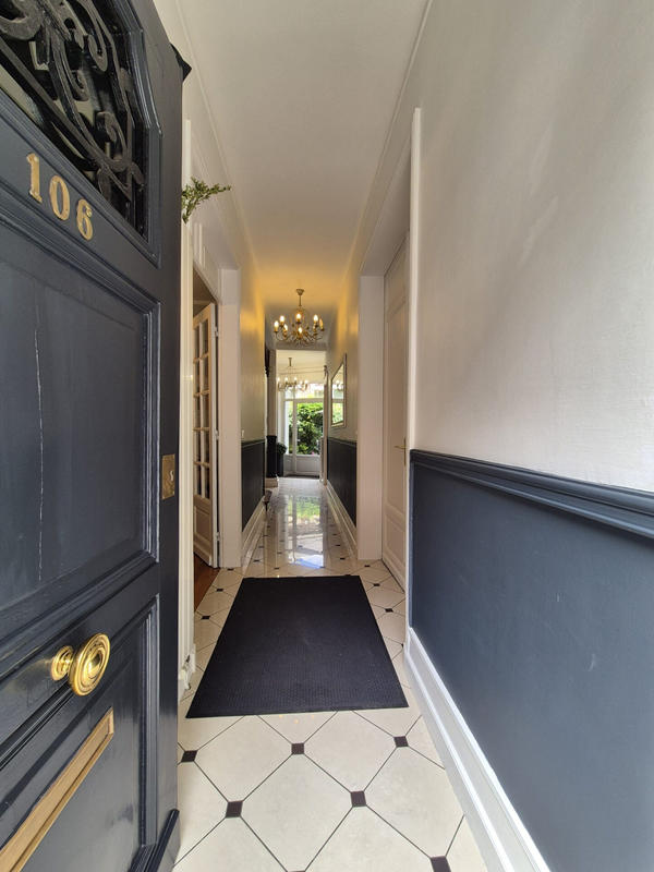 Maison - 244 m² - 9 pièces