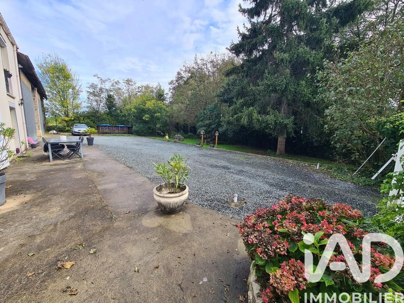 Maison - 202 m² - 7 pièces