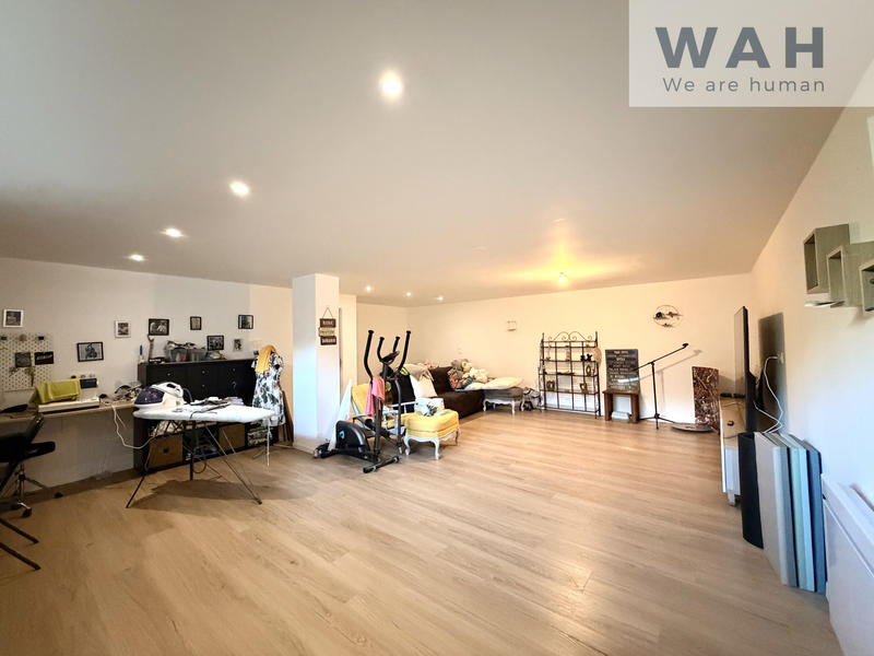 Maison - 218 m² - 5 pièces