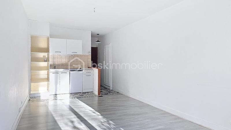 Studio - 30 m² - 1 pièce